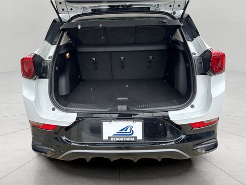 Certified 2024 Buick Encore GX Sport Touring image 29