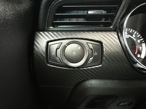 Used 2017 Ford Mustang Coupe image 24