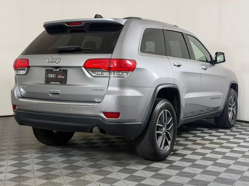 Used 2017 Jeep Grand Cherokee Limited AWD/4WD image 9