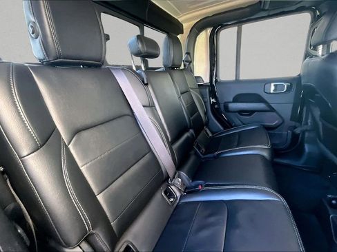 Used 2022 Jeep Gladiator Overland w/ Popular Equipment Package image 24