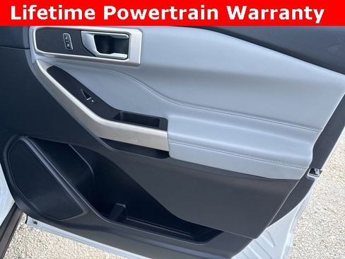Used 2022 Ford Explorer XLT w/ Equipment Group 202A image 21