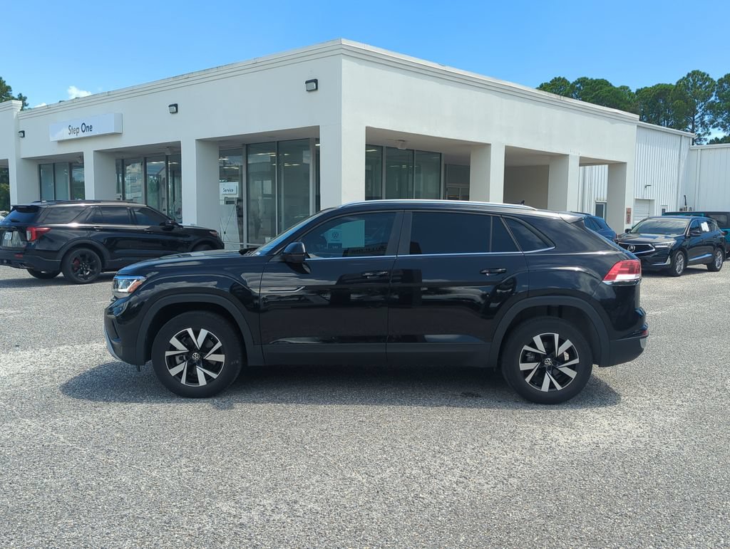 Used 2023 Volkswagen Atlas Cross Sport SE FWD image 4