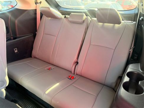 Used 2024 Toyota Highlander XLE image 20