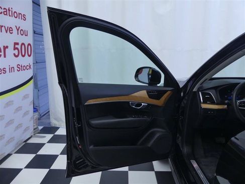 Used 2023 Volvo XC90 T8 Plus AWD/4WD image 25