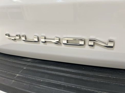 Used 2023 GMC Yukon XL AT4 AWD/4WD image 31