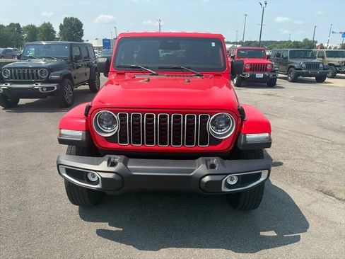 Used 2025 Jeep Wrangler Unlimited Sahara AWD/4WD image 9