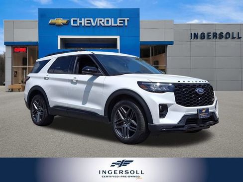 Used 2025 Ford Explorer ST AWD/4WD image 1