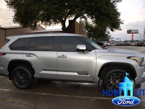 Used 2024 Toyota Sequoia Platinum AWD/4WD image 6