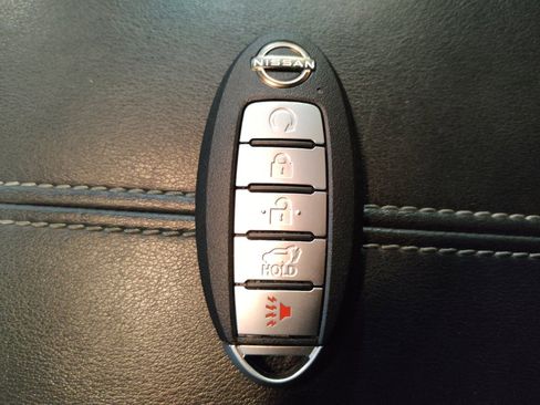 Used 2022 Nissan Pathfinder SL FWD image 32