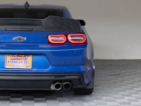Used 2021 Chevrolet Camaro LT RWD image 12