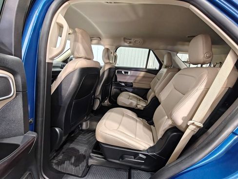 Used 2020 Ford Explorer XLT w/ Equipment Group 202A AWD/4WD image 29