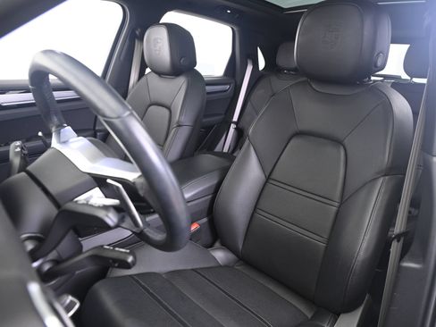 Certified 2023 Porsche Cayenne AWD/4WD image 30