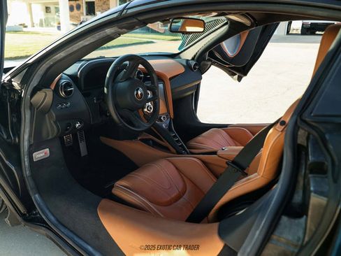 Used 2022 McLaren 720S Spider image 23