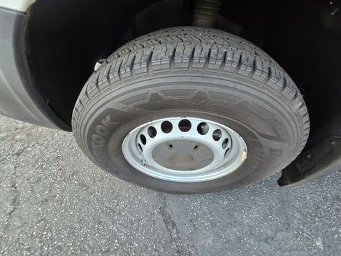 Used 2017 Mercedes-Benz Sprinter 2500 image 24