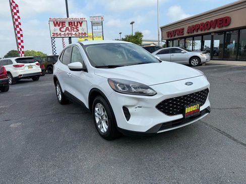 Used 2020 Ford Escape SE image 3