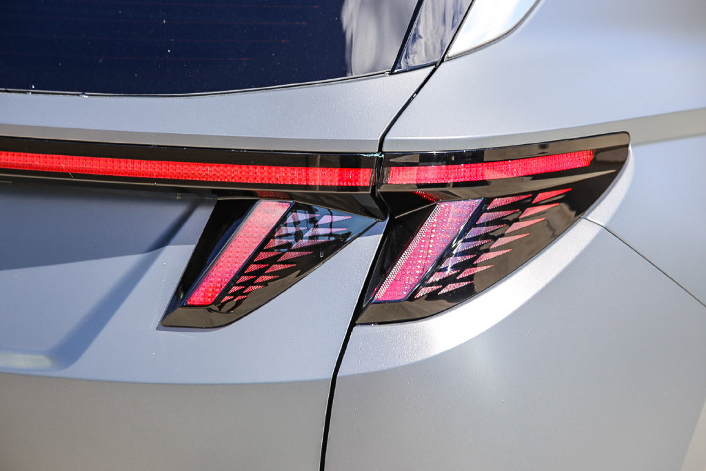 New 2026 Hyundai Tucson Limited FWD image 9