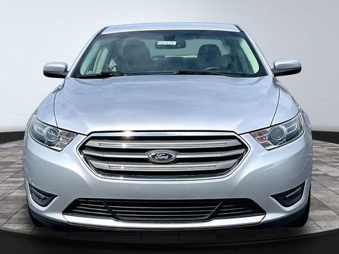 Used 2015 Ford Taurus SEL FWD image 3