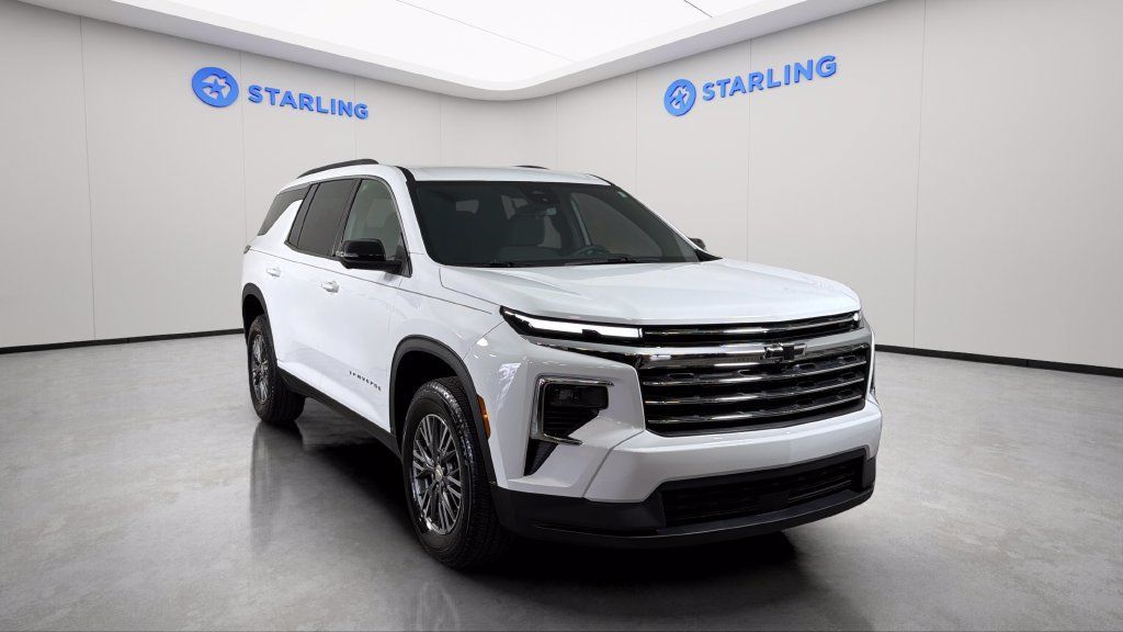 Used 2024 Chevrolet Traverse LT FWD image 14