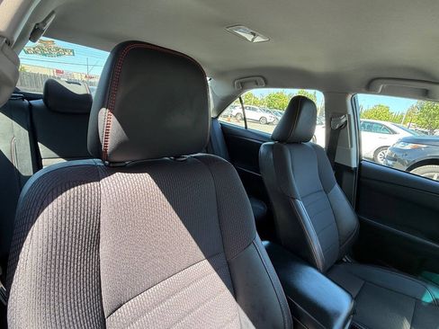 Used 2016 Toyota Camry SE FWD image 17