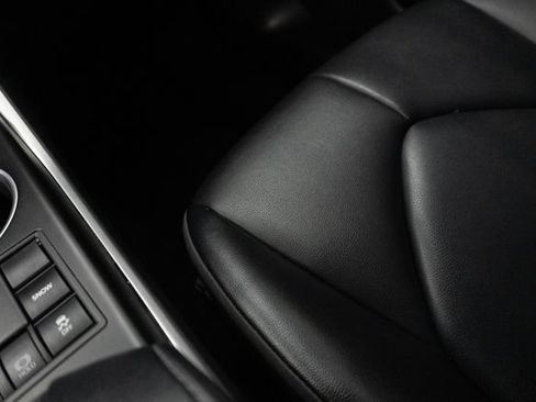 Used 2023 Toyota Highlander XLE FWD image 21