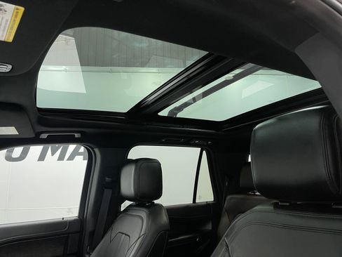 Used 2019 Ford Expedition Limited w/ Equipment Group 302A AWD/4WD image 12