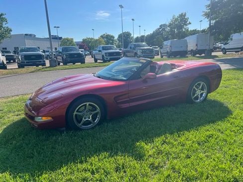 Used 2004 Chevrolet Corvette Convertible w/ Preferred Equipment Group RWD image 9