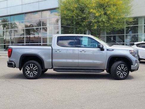 Used 2024 GMC Sierra 1500 AT4 w/ Technology Package AWD/4WD image 5