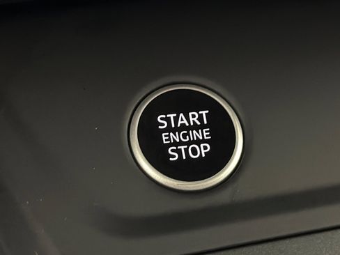 Used 2023 Audi Q3 2.0T Premium w/ Black Optic Sport Package image 21