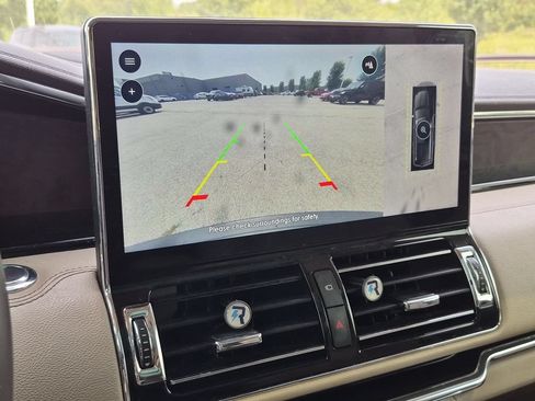 Used 2022 Lincoln Navigator Reserve AWD/4WD image 28