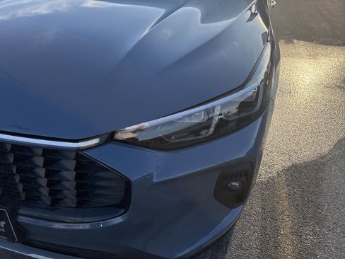 Used 2024 Ford Escape Platinum image 10