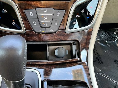 Used 2016 Buick LaCrosse Leather FWD image 16