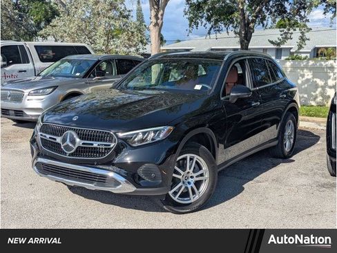 Used 2023 Mercedes-Benz GLC 300 4MATIC image 1