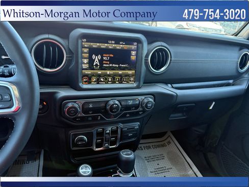 Used 2023 Jeep Wrangler Unlimited Sahara AWD/4WD image 25