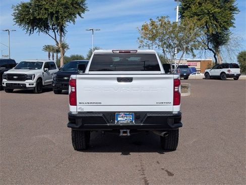 Used 2023 Chevrolet Silverado 2500 Custom w/ Custom Value Package image 5