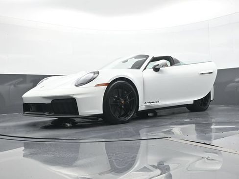 Certified 2026 Porsche 911 Targa 4 GTS AWD/4WD image 28