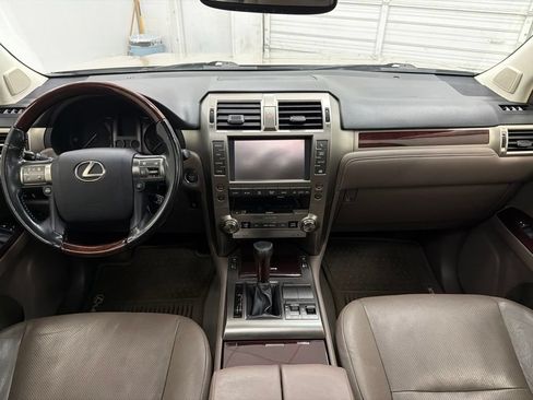 Used 2016 Lexus GX 460 w/ Premium Package AWD/4WD image 28