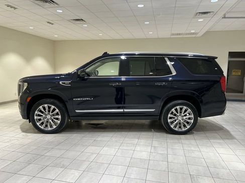 Used 2021 GMC Yukon Denali w/ Denali Premium Package AWD/4WD image 2