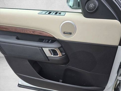 Used 2018 Land Rover Discovery HSE AWD/4WD image 27