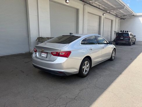 Used 2017 Chevrolet Malibu LS FWD image 6