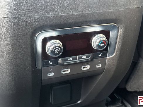 Used 2024 GMC Yukon Denali Ultimate AWD/4WD image 14