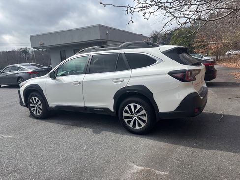 Certified 2025 Subaru Outback Premium w/ Popular Package #1A image 4