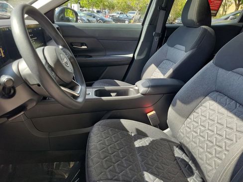 Certified 2025 Nissan Kicks SV w/ SV Premium Package image 28