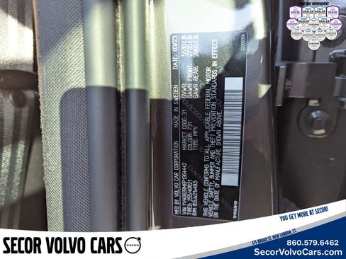 Certified 2023 Volvo XC60 B6 Ultimate w/ Protection Package Premier image 28