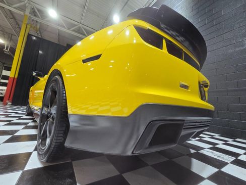 Used 2010 Chevrolet Camaro SS w/ LPO, Ground Effects Package image 27