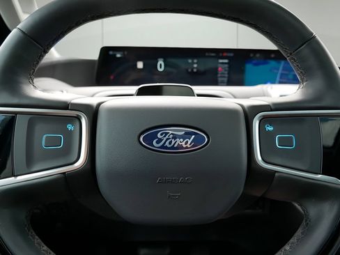 Used 2025 Ford Expedition Platinum AWD/4WD image 20