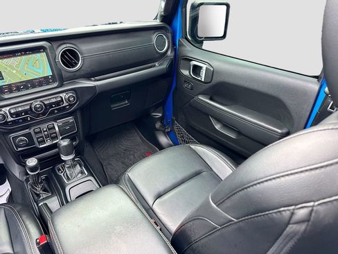 Used 2022 Jeep Wrangler Unlimited Sahara w/ Cold Weather Group AWD/4WD image 26