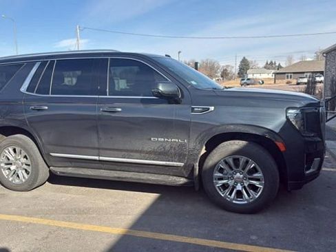 Used 2022 GMC Yukon Denali image 2