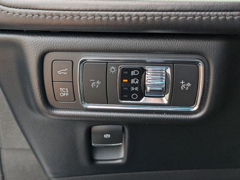 Used 2022 Lincoln Nautilus Reserve image 20