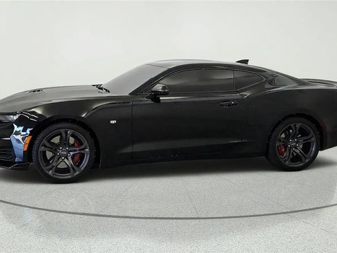 Used 2020 Chevrolet Camaro SS RWD image 3