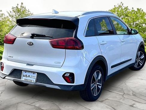 Used 2020 Kia Niro LXS image 2